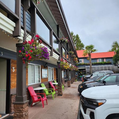 Schooner Motel Tofino Exterior photo
