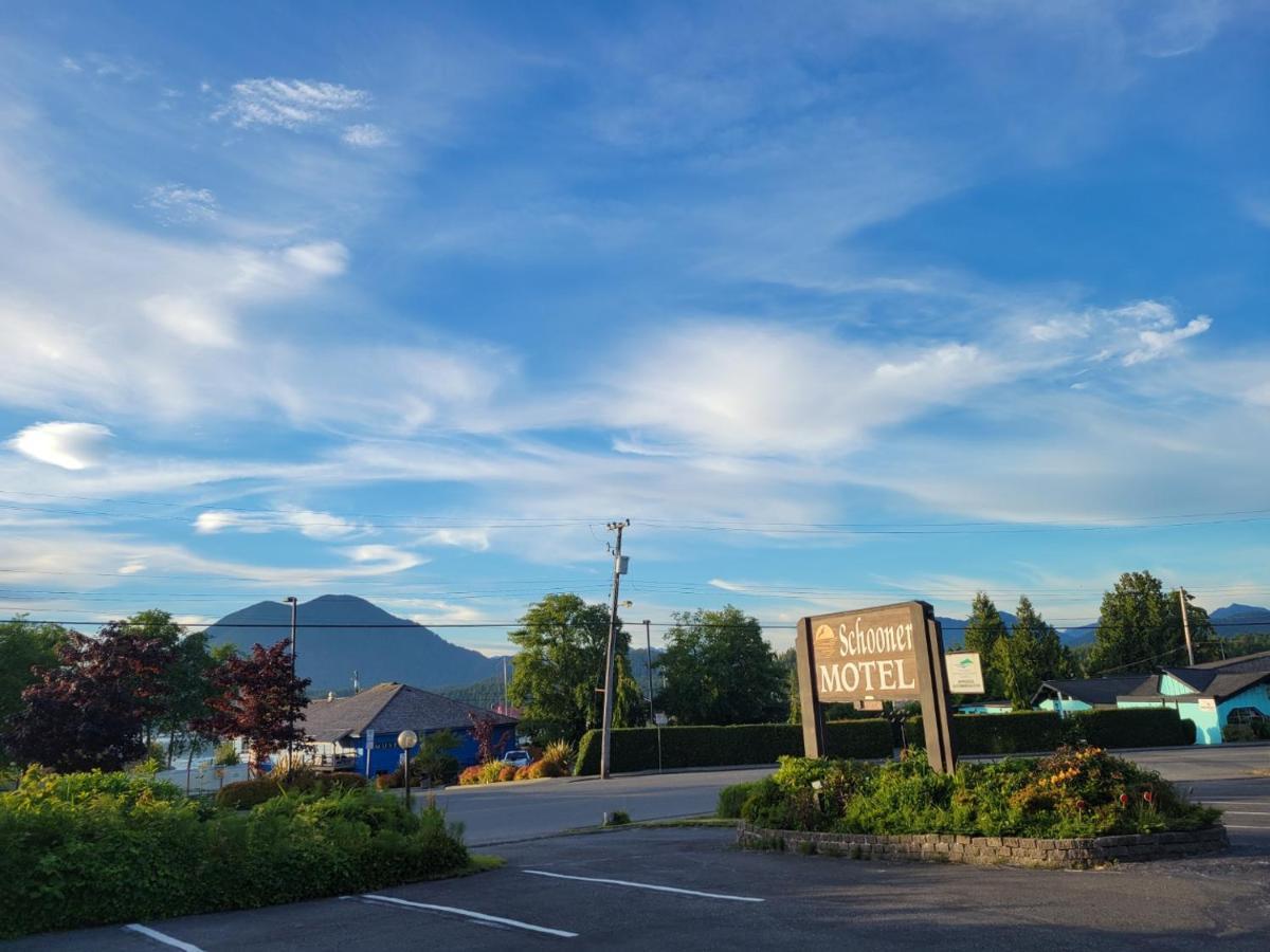 Schooner Motel Tofino Exterior photo