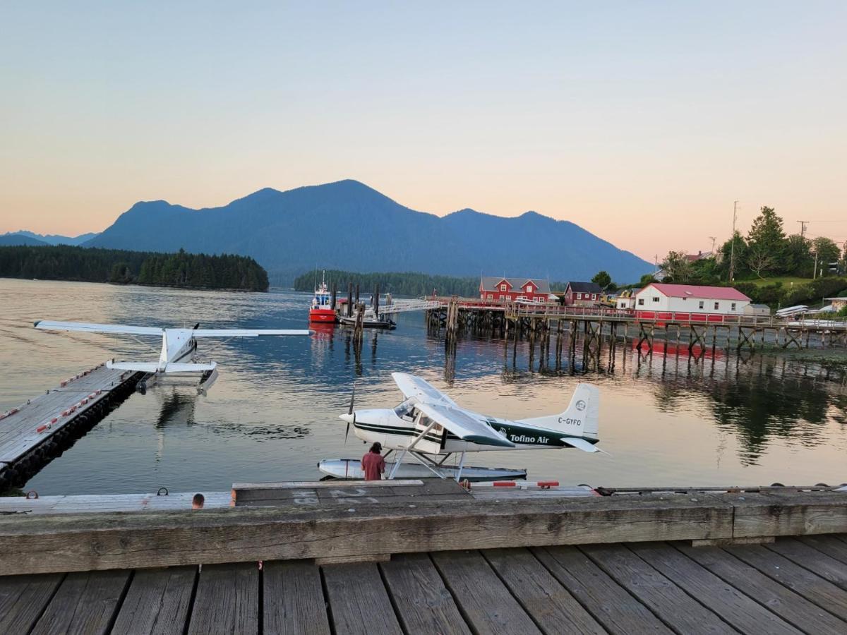 Schooner Motel Tofino Exterior photo