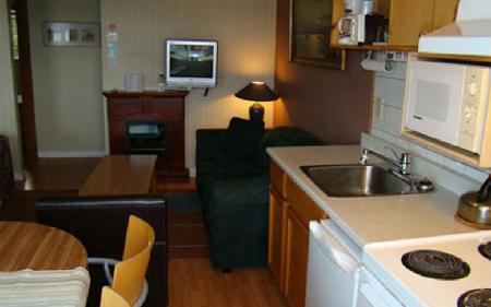 Schooner Motel Tofino Exterior photo